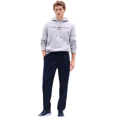 Polera Tommy Hilfiger Gris Capucha Logo Bordado Frontal - Imagen 3
